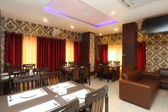 Hotel Oyo 564 Town Hall Party Palace