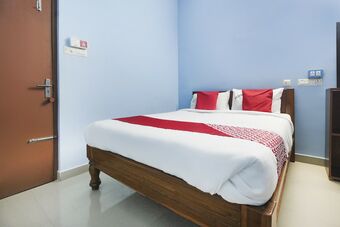Hotel Oyo 8053 Banu Residency