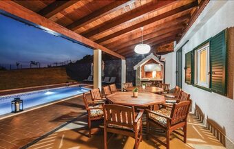 Villa Holiday Home Svilaja