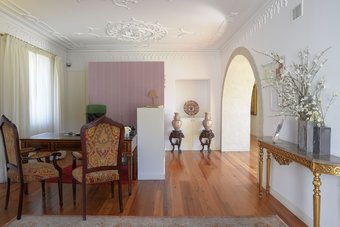 Hotel Sundial Gardens & Suites