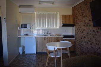 Hotel Bega Caravan Park