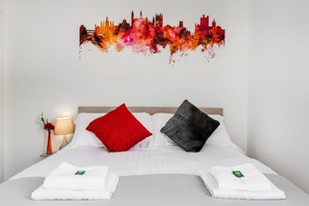 Super Central Hotel Style Ensuite Bedroom #3