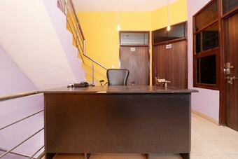 Oyo 39852 Hotel Noor