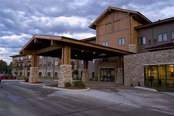 Hotel King's Pointe Waterpark Resort