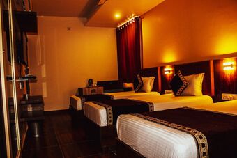 Hotel Charan Kamal