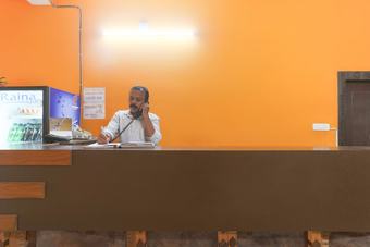 Oyo 61384 Hotel Vd Palace