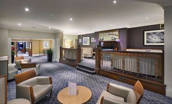 Hotel Hilton St Anne's Manor, Bracknell