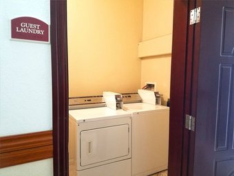 Hotel Ramada By Wyndham South Waco