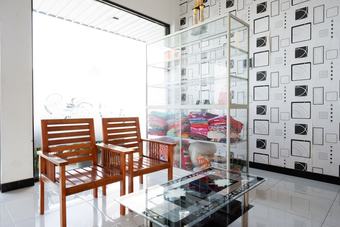 Hotel Reddoorz Near Teleng Ria Beach