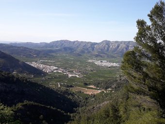 House With 3 Bedrooms In Simat De La Valldigna, With Wonderful Mountain View And Enclosed Garden