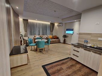 Arushi Boutique Hotel