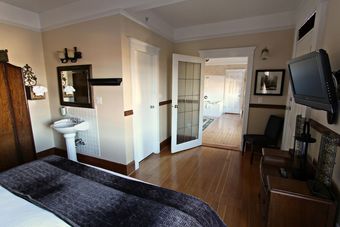 Royal Hotel