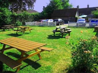 Posada The George And Dragon Inn