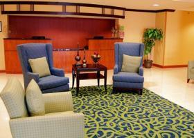 Hotel Holiday Inn Express Kansas City Airport (.)