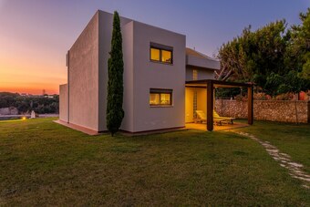 Villa Idyle-luxury Beachfront Property