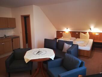 Weinbau & Pension 8 Zeilen