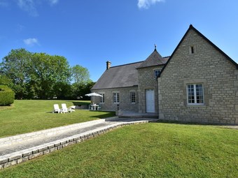 Quaint Holiday Home With Large Garden In Colomby