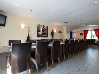 Pleasant Holiday Home With Sauna And Jacuzzi In Courtil