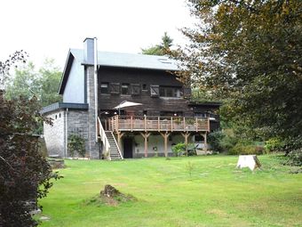 Chalet Renovated With Great Care, Large Garden, Direct Access To The River