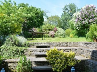 Large House With Beautiful Garden, Private Bathrooms, Beautiful Area