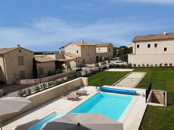 Luxurious, Air-conditioned Villa With Private Heated Pool And 4 Suites At Uz�s