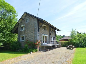 Modern Holiday Home In Yvoir With Garden