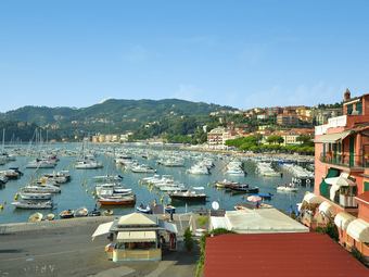 Spacious Home Surrounded By Nature