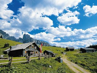 Peaceful Apartment In Rauris Amid Mountains