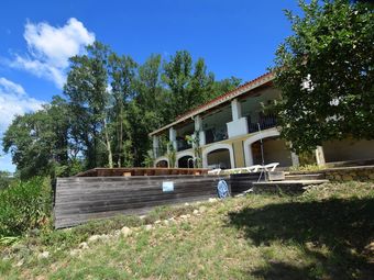 Charming Holiday Home Near River In Vallon-pont-d'arc