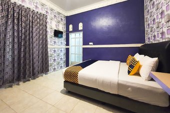 Hostal Spot On 2556 Lubuk Nyarai Homestay Syariah