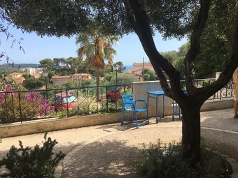 Les Gia�nes By Gites De France