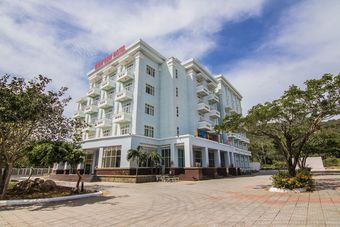Minh Dam Hotel & Restaurant