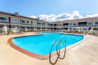 Hotel Days Inn & Suites By Wyndham Roseville/detroit Area