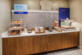 Holiday Inn Express Hotel & Suites North Fremont