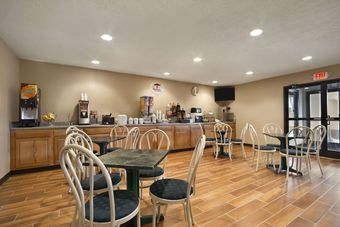 Hotel Super 8 By Wyndham Chiswell/max Meadows Area