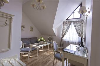 Villa Estera - Hotel & Restauracja