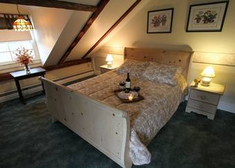 Posada Youngtown Inn & Restaurant