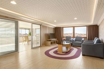 Hotel Ramada By Wyndham Usak