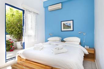 Daphne's Club Hotel Apartments