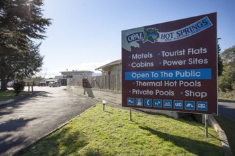Opal Hot Springs & Holiday Park
