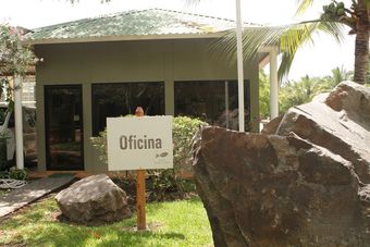 Hotel Puerto Barillas Marina & Lodge