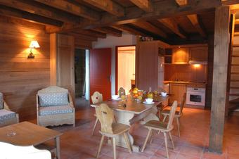 Hotel Praroustan By Actisource