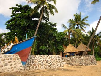Bed & Breakfast Larantuka Beach Apartments.