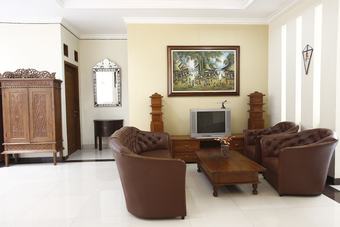 Hotel Reddoorz@pondok Pinang 2