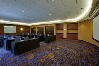 Hotel Courtyard By Marriott Republic Aprt Long Island/farmingdale