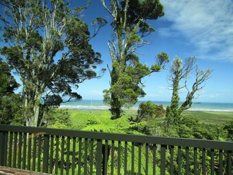 Bed & Breakfast Hide And Seek