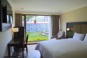 Quindeloma Art Hotel And Gallery