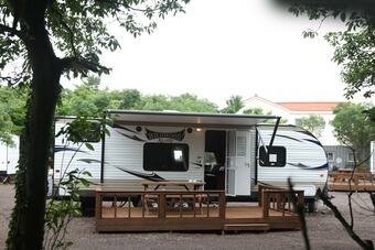 Holiday Caravan - Caravan Park