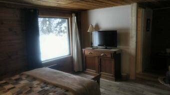 Bed & Breakfast Wolfwood Guest Ranch