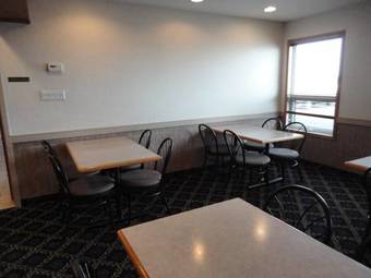 Hotel Perfect Inns & Suites